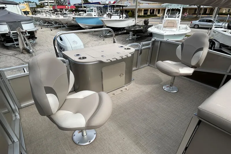Avalon 2585 CATALINA REAR FISH 2024 for Sale | MarineSource