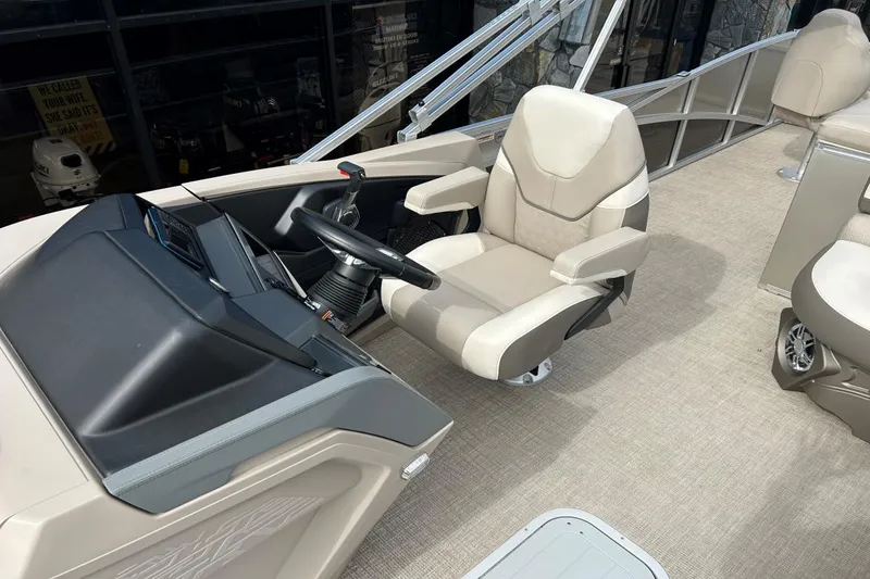 Avalon 2585 CATALINA REAR FISH 2024 for Sale | MarineSource