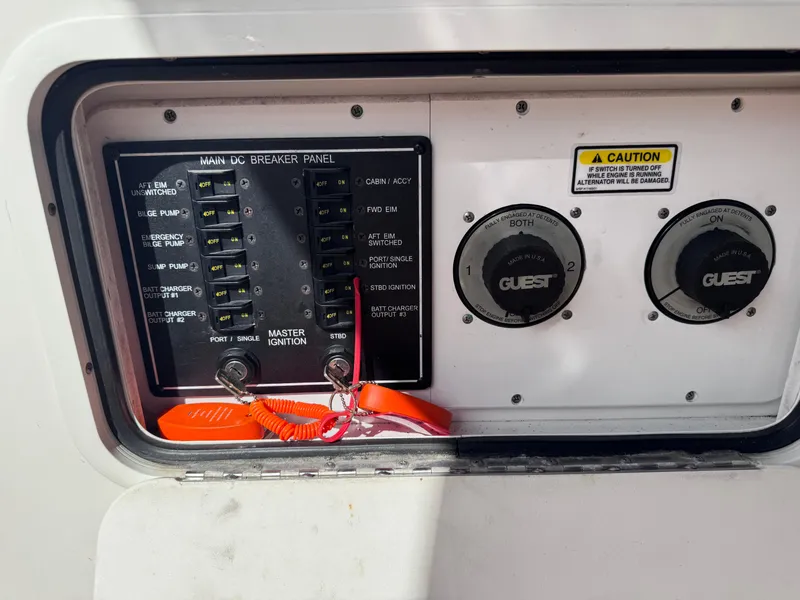 Slide: The Image of Main DC breaker panel on 2005 Sea Ray 280 Sundancer boat. - 38