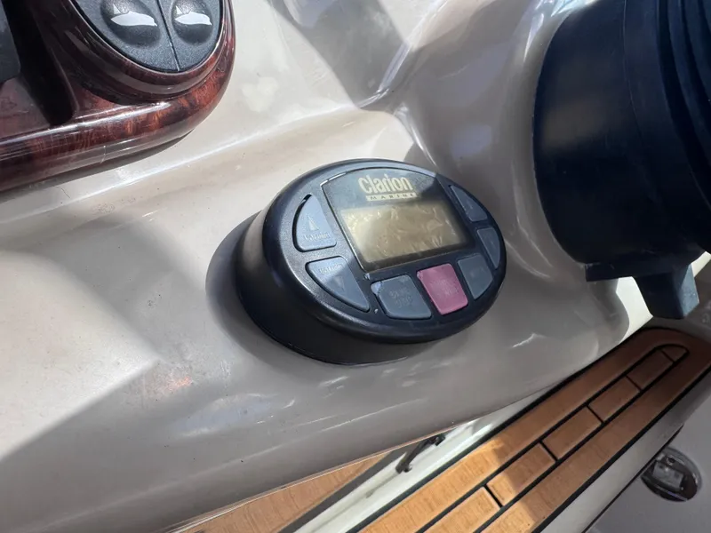 Slide: The Image of Sea Ray 280 Sundancer 2005 - 56