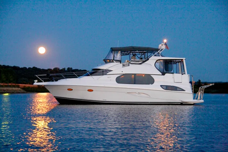 The Image of Silverton 43 Motor Yacht 2002 - 0