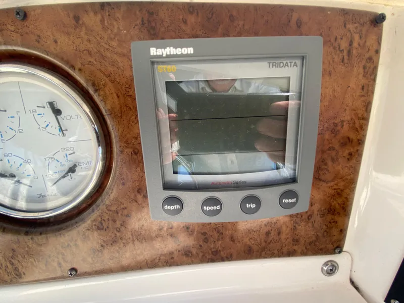 Slide: The Image of Silverton 43 Motor Yacht 2002 - 24