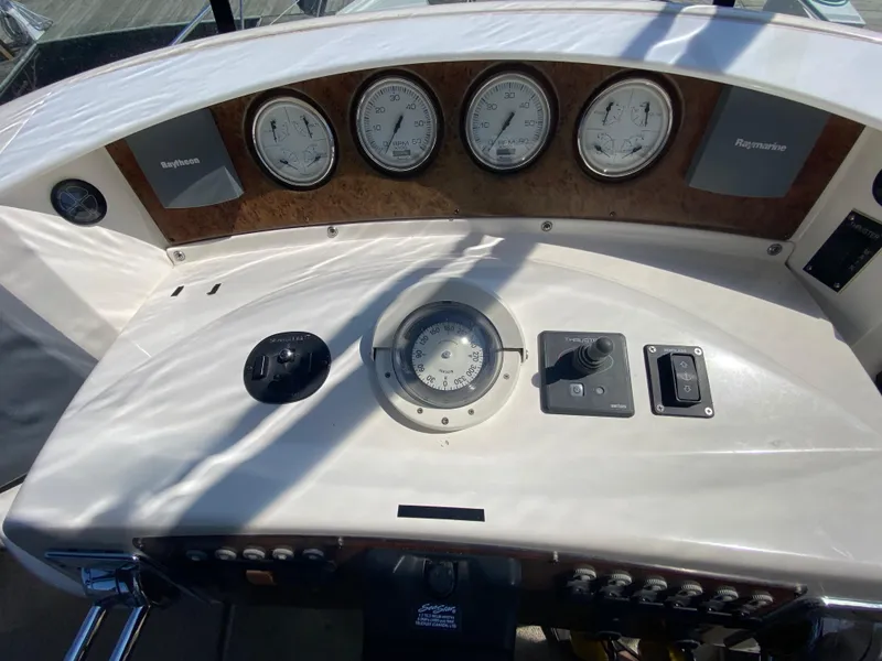 Slide: The Image of Silverton 43 Motor Yacht 2002 - 27