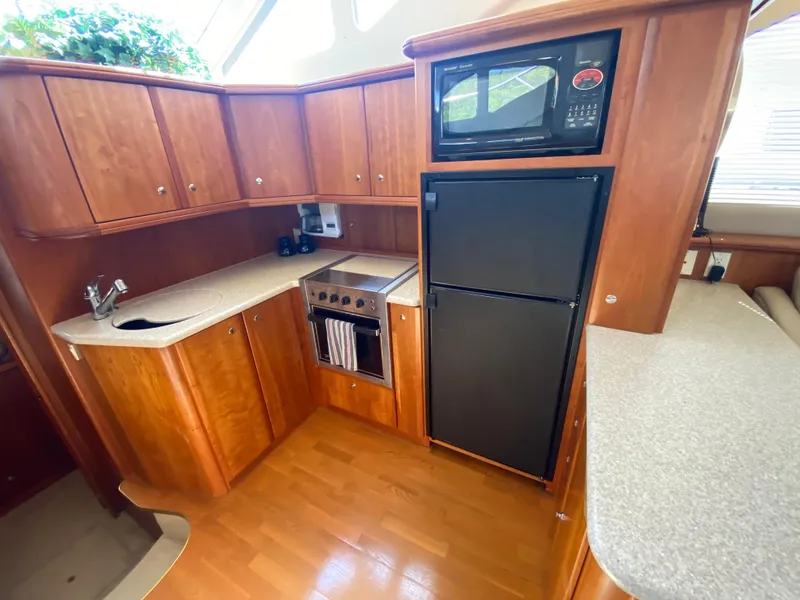 Slide: The Image of Silverton 43 Motor Yacht 2002 - 39