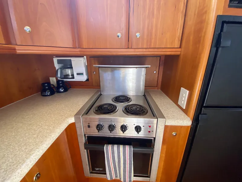 Slide: The Image of Silverton 43 Motor Yacht 2002 - 44