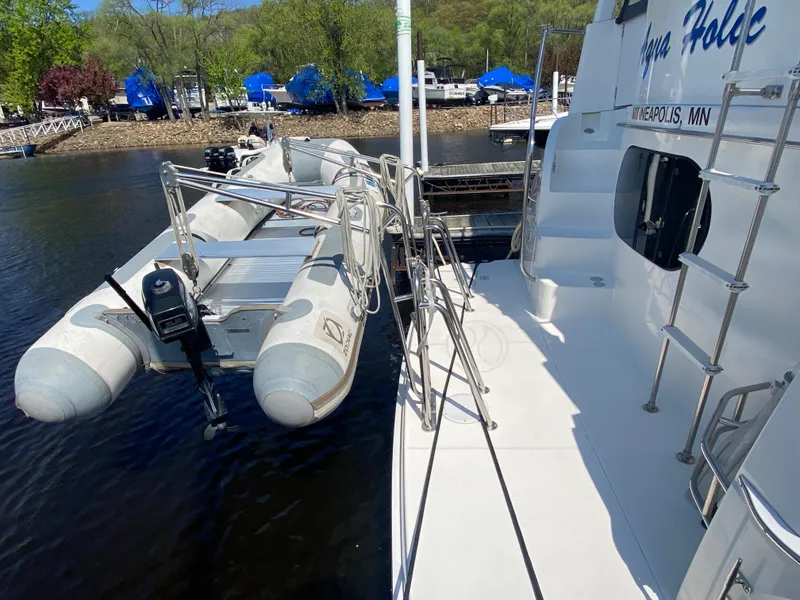 Slide: The Image of Silverton 43 Motor Yacht 2002 - 5