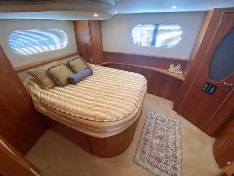 Slide: The Image of Silverton 43 Motor Yacht 2002 - 61