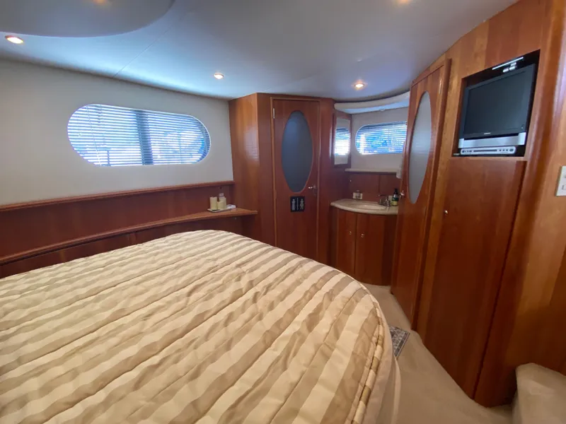 Slide: The Image of Silverton 43 Motor Yacht 2002 - 64