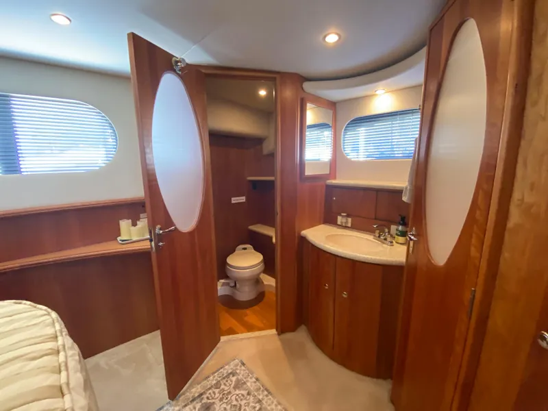 Slide: The Image of Silverton 43 Motor Yacht 2002 - 66