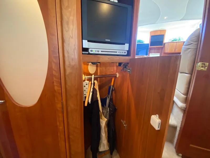 Slide: The Image of Silverton 43 Motor Yacht 2002 - 68