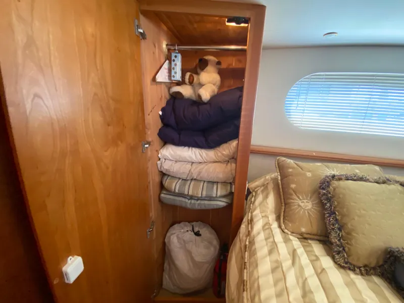 Slide: The Image of Silverton 43 Motor Yacht 2002 - 70