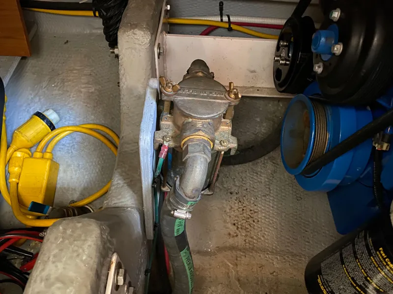 Slide: The Image of Silverton 43 Motor Yacht 2002 - 85