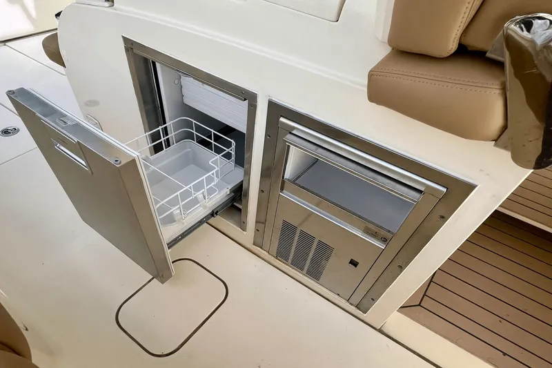 Slide: The Image of Scout 420 LXF 2016 - 11