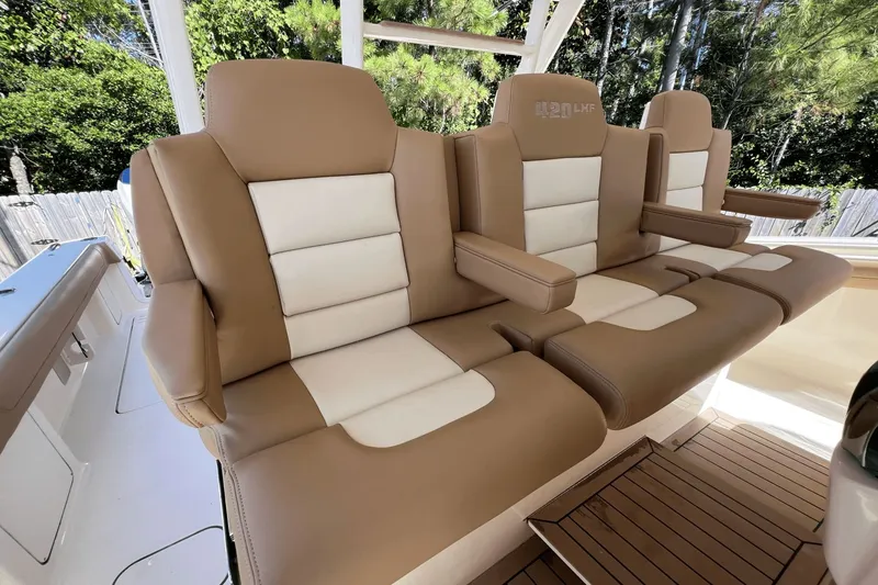 Slide: The Image of Scout 420 LXF 2016 - 13