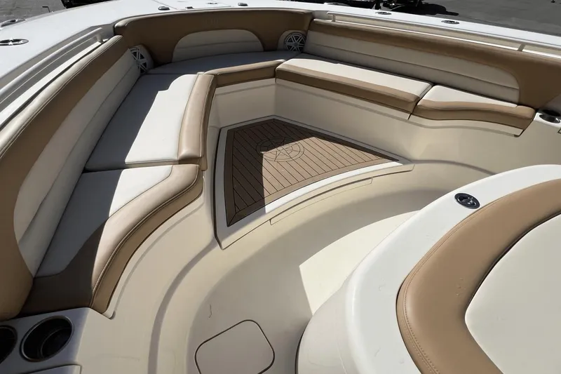 Slide: The Image of Scout 420 LXF 2016 - 18