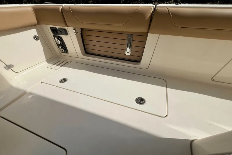 Slide: The Image of Scout 420 LXF 2016 - 4