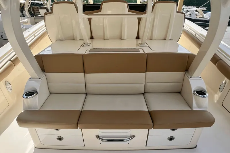 Slide: The Image of Scout 420 LXF 2016 - 5