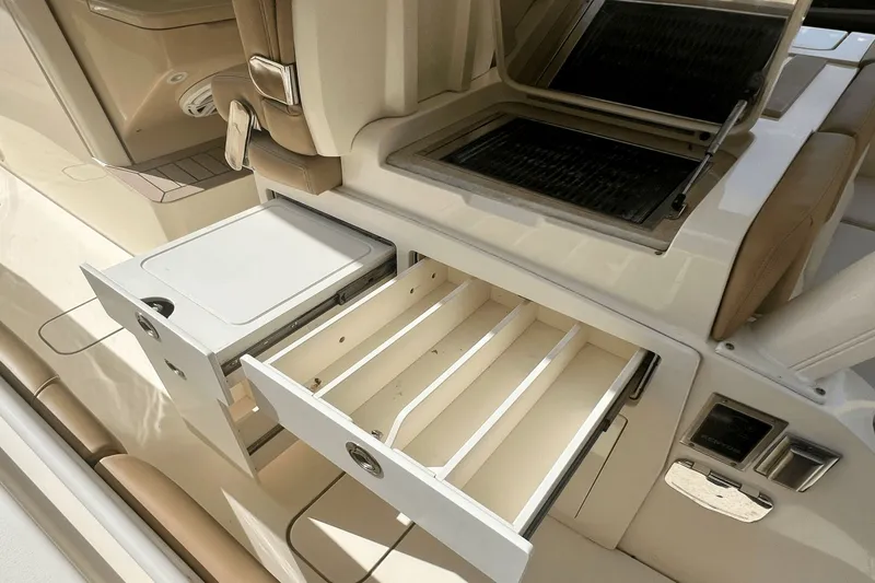 Slide: The Image of Scout 420 LXF 2016 - 9