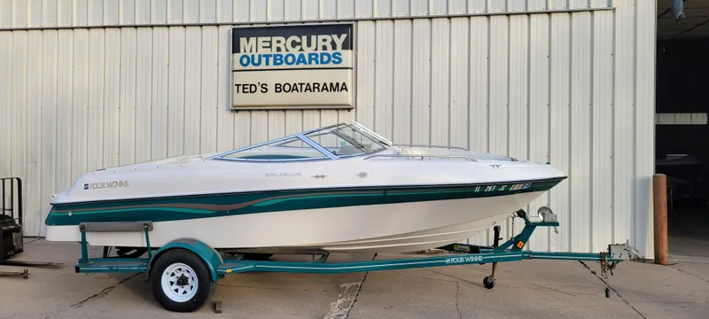 The Image of 1997 Four Winns 200 Horizon boat on trailer at Ted's Boatarama. - 0