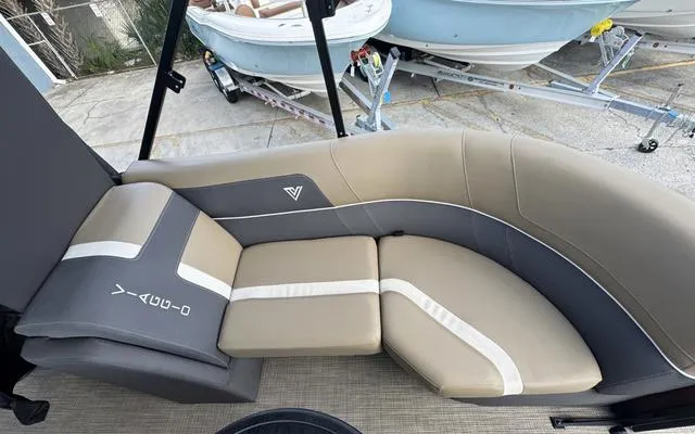 Slide: The Image of Viaggio Lago X22S 2024 - 10