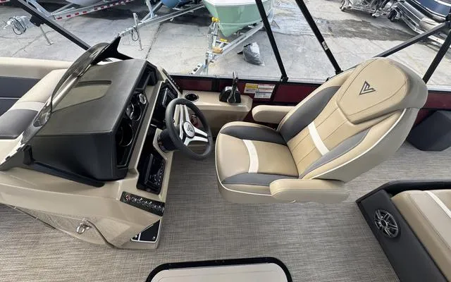 Slide: The Image of Viaggio Lago X22S 2024 - 14