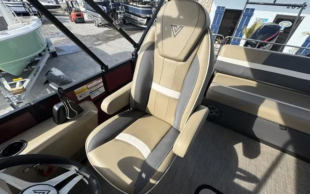 Slide: The Image of Viaggio Lago X22S 2024 - 15