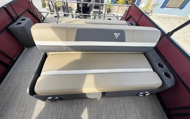 Slide: The Image of Viaggio Lago X22S 2024 - 24