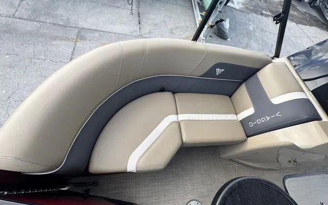 Slide: The Image of Viaggio Lago X22S 2024 - 7