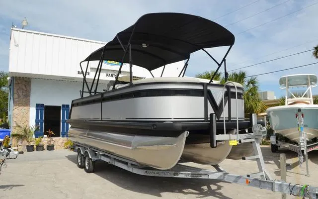 Slide: The Image of Viaggio X 22 S 2025 - 1