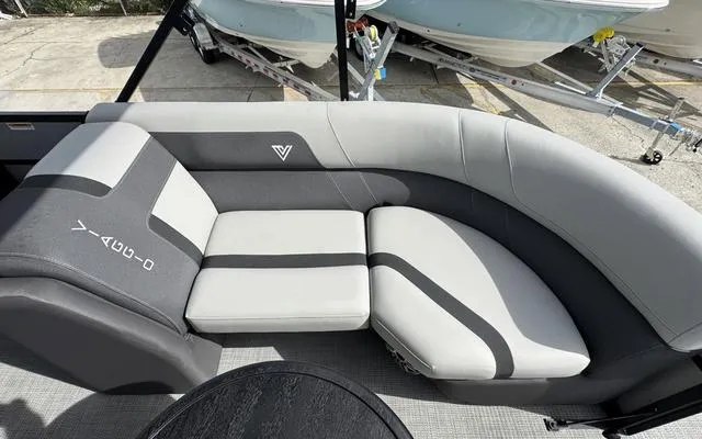 Slide: The Image of Viaggio X 22 S 2025 - 19