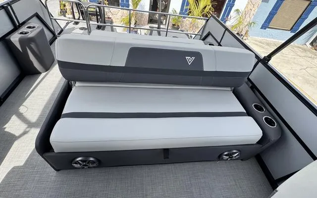 Slide: The Image of Viaggio X 22 S 2025 - 32