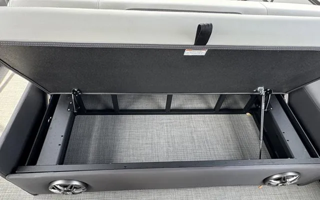 Slide: The Image of Viaggio X 22 S 2025 - 34