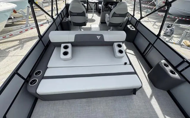 Slide: The Image of Viaggio X 22 S 2025 - 37