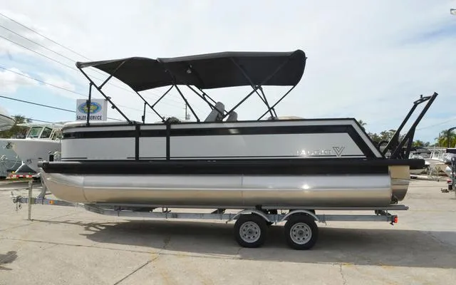 Slide: The Image of Viaggio X 22 S 2025 - 4