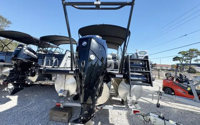 Slide: The Image of Viaggio X 22 S 2025 - 7