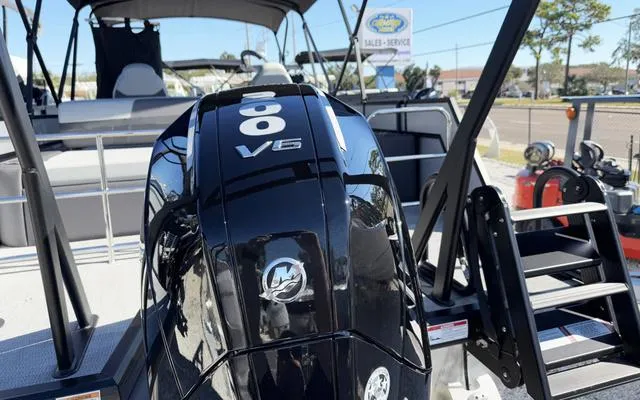 Slide: The Image of Viaggio X 22 S 2025 - 8