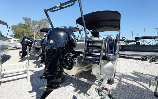 Slide: The Image of Viaggio X 22 S 2025 - 9