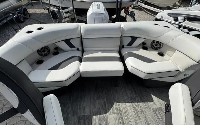 Slide: The Image of Viaggio D 24 Q 2025 - 34