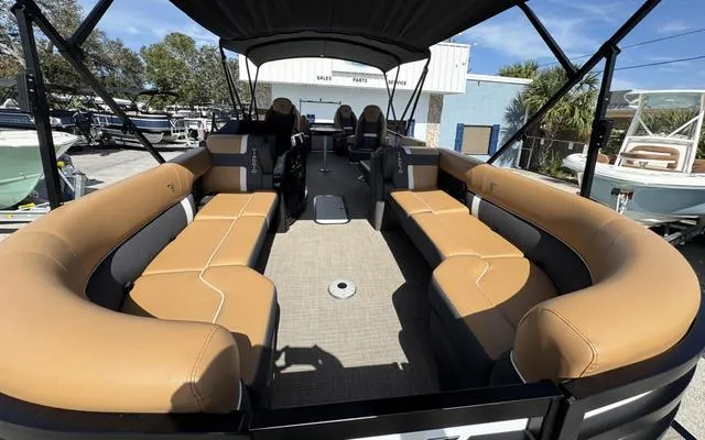 Slide: The Image of Viaggio LAGO Z24Q 2025 - 16