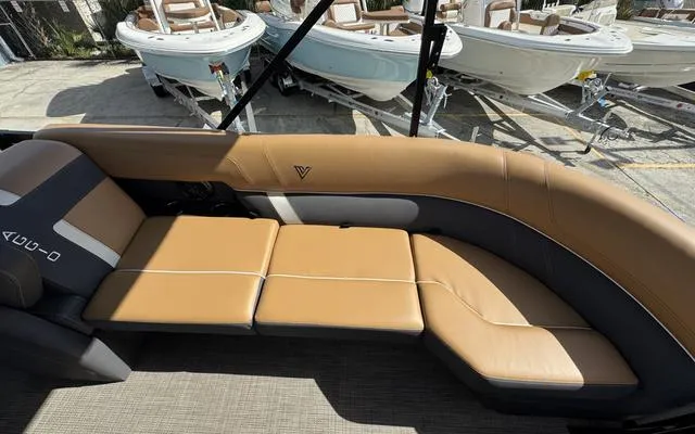 Slide: The Image of Viaggio LAGO Z24Q 2025 - 17