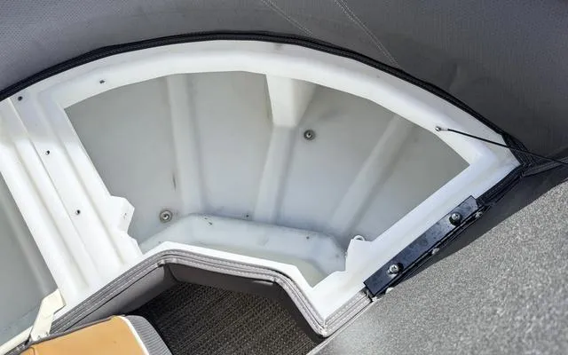 Slide: The Image of Viaggio LAGO Z24Q 2025 - 18