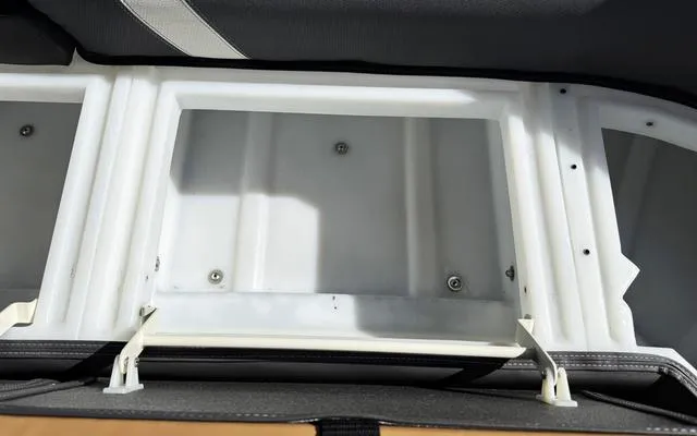 Slide: The Image of Viaggio LAGO Z24Q 2025 - 19