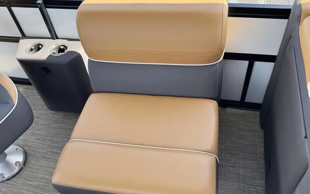 Slide: The Image of Viaggio LAGO Z24Q 2025 - 26