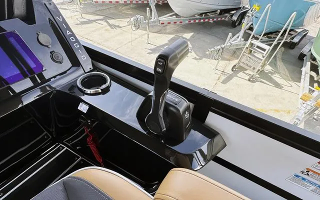 Slide: The Image of Viaggio LAGO Z24Q 2025 - 31