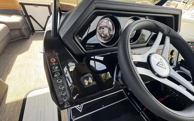 Slide: The Image of Viaggio LAGO Z24Q 2025 - 33