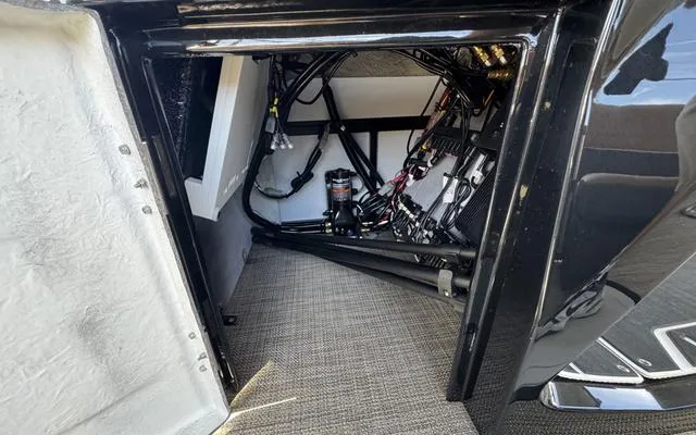 Slide: The Image of Viaggio LAGO Z24Q 2025 - 36