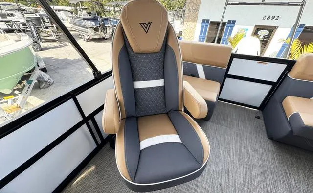 Slide: The Image of Viaggio LAGO Z24Q 2025 - 40