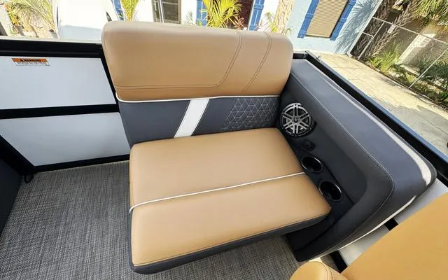 Slide: The Image of Viaggio LAGO Z24Q 2025 - 42