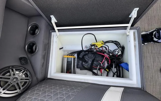 Slide: The Image of Viaggio LAGO Z24Q 2025 - 43