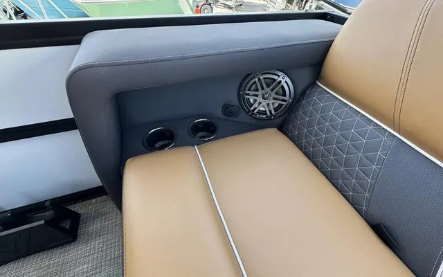 Slide: The Image of Viaggio LAGO Z24Q 2025 - 45